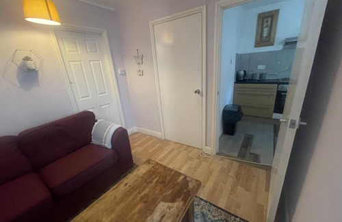 Lewisham Apartment | Comfy and Lovely 1-bed Apartment in London