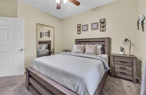 Maryvale Apartment | Comfy Condo with Heated Pool and Gym