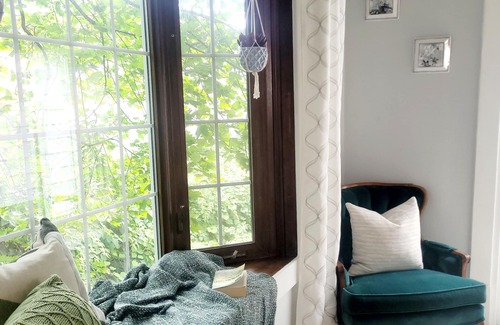 Painesville House | Comfy Updated Historic Gem Pets OK 3B Vibrant Area