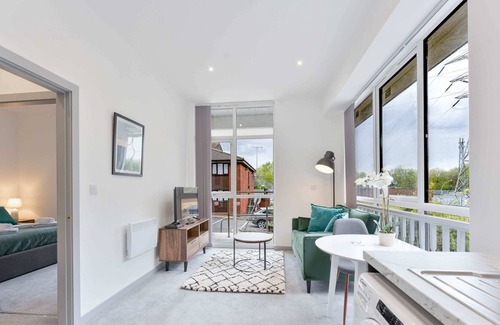 Brierley Hill Apartment | Compact 1 Bedroom Apartment in Dudley