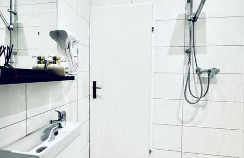 Klosterneuburg Apartment | Compact Studio Apartment with Essentials, Ideal for 2 Guests