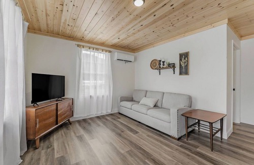 Celina Apartment | Completely renovated 2 bedroom apartment in quaint Celina