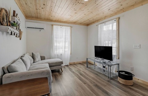 Celina Apartment | Completely renovated 2 bedroom apartment in quaint Celina