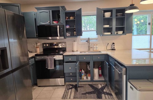 Westerly House | Completely renovated, finished just this April of 2025 & 5 minutes to the beach!