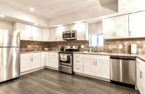 Independence House | Completely updated home a few blocks from the Historic Independence Square