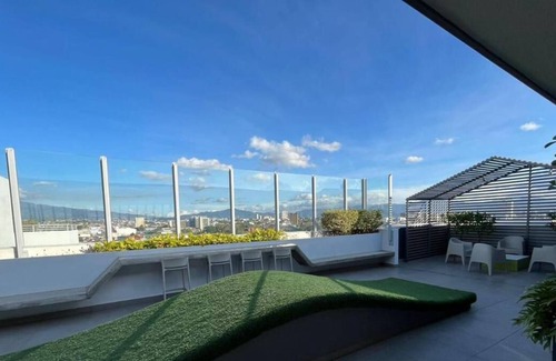 Cinco Esquinas Condo | Condo aptm / Pool, gym, sauna, Pet Friendly / 5 min San José