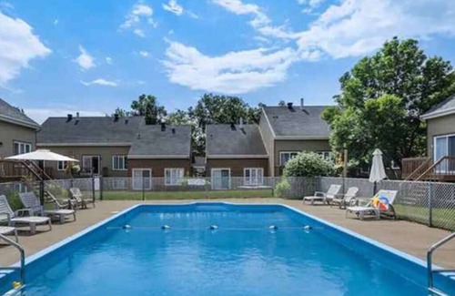 Beaupre Apartment | Condo En Quatre Temps