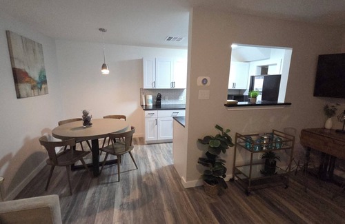 Riverside Condo | Condo near Downtown Austin