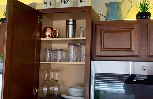 Fort Sanders Condo | Condo, Walk To Stadium And Free Parking!