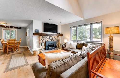 North Woodstock Apartment | Condo with Deck and Grill Less Than 5 Miles to Loon Mountain!