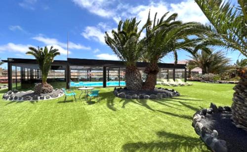 Villaverde House | Confortable Alojamiento con Piscina y Estilo