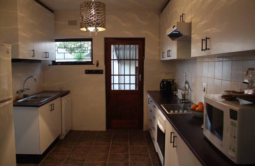 Somerset West Villa | Confortable villa with stuning views, nice garden and amazing swimming pool