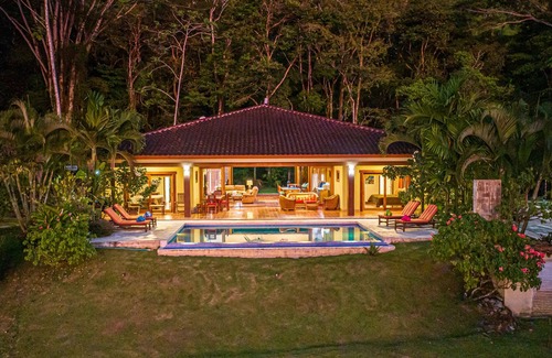 Dominicalito Villa | Congo Jungle