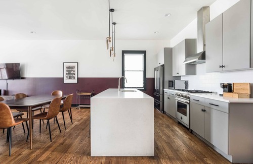 Germantown Cottage | Connie & Tammy by Avantstay 2 Unit Buyout w/8BR in Heart of Nashville