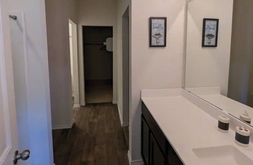 Austin House | Contemporary haven 4bd 2bd Pro Photos coming soon!