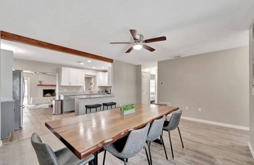 Lake Sarasota House | Contemporary Home with heated LARGE POOL and SPA