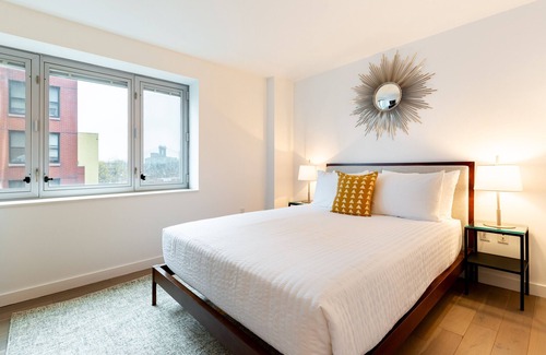 Brooklyn Heights Apartment | Contemporary One-Bedroom Apartment in Brooklyn Hei