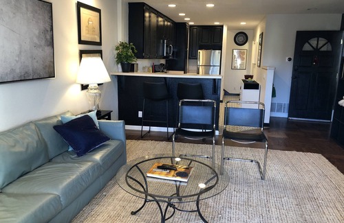 Corona Heights Apartment | Contemporary, smart, secure home with City views
