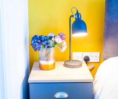 Willesborough House | Contractor Friendly Ensuite House with Free Parking by Mesh Accommodation