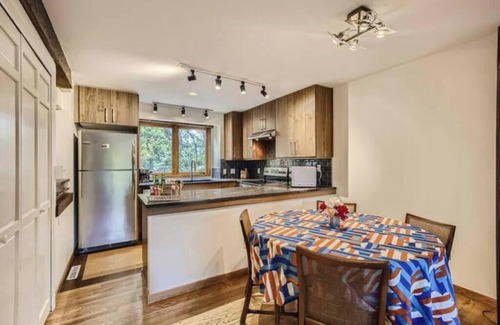 Central Boulder Apartment | Convenient 2 BDR near all things Downtown Boulder