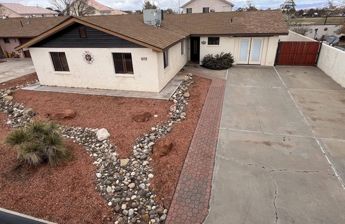 Page House | Convenient Adventure Home on Antelope