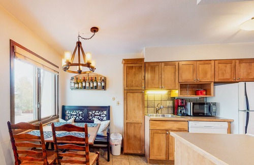 Dillon Condo | Convenient & comfortable condo with mountain views - walk to reservoir