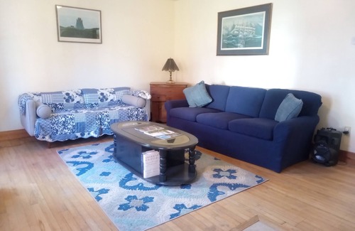 Thomaston House | Convenient, Cozy, Mid-Coast Maine Cottage