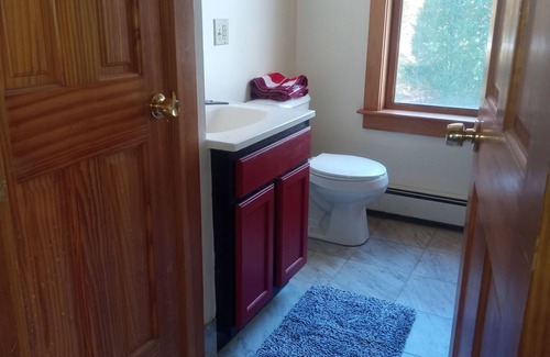 Thomaston House | Convenient, Cozy, Mid-Coast Maine Cottage