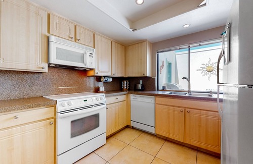 Sunrise Villas Condo | Convenient, dog-friendly condo w/shared tennis, spa, heated pool