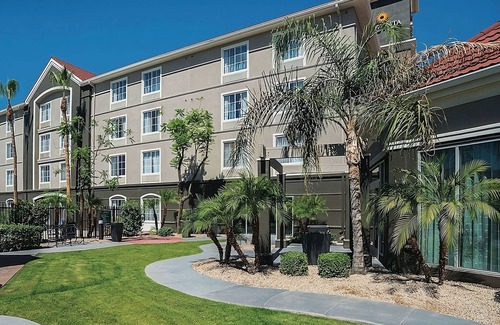 Ahwatukee Foothills House | Convenient Location! 4 Sleek Units, Onsite Pool, Pet-Friendly, Free Parking