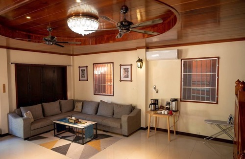 Luang Prabang House | Convenient Private Home: Touring and Digital Nomads