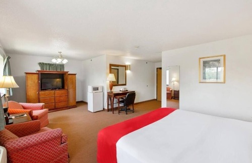 Portage Hotel | Convenient Stop Along I-94 Near Chicago, Indiana Dunes Trails & Dining Spot