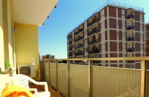 Lido di Pomposa Apartment | Convenient to the beach! Air-conditioned apartment in the center of Lido di Pomposa