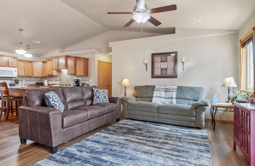 Rapid Valley Apartment | Convenient Townhouse - Near Airport