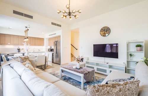 Dubai House | Conveniently Located to Airport & Expo City 4BRTownhouse w/AsstRm at Parkside2