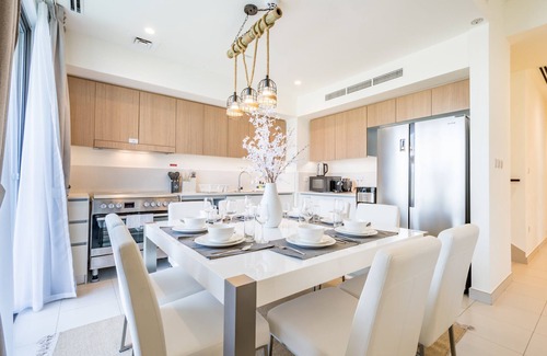 Dubai House | Conveniently Located to Airport & Expo City 4BRTownhouse w/AsstRm at Parkside2