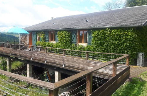Paulinet House | CONVERTED BARN IN PEACEFUL COUNTRYSIDE