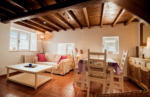 Santa Maria de los Caballeros House | Converted barn in Spain