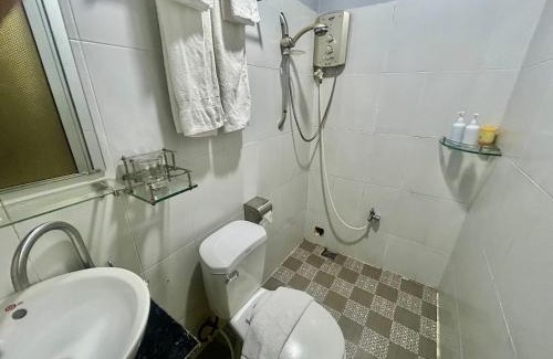 Phuong 6 Hotel | Convinia - Free Pick Up