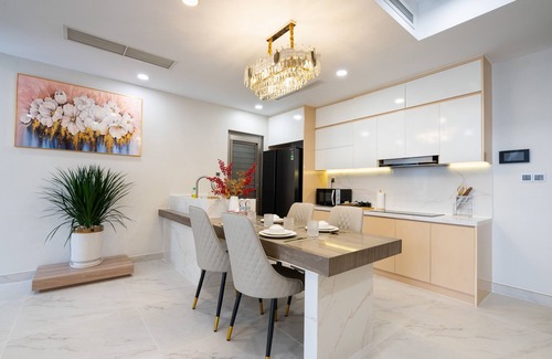 Phu My Hung Apartment | Convinia Luxury The Peak Midtown