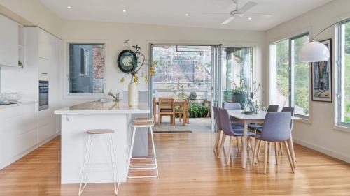 Pretty Beach Central Coast House | 'Coolcappa' by HolidayCo