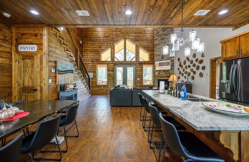 Broken Bow Cabin | Copper Top Ridge- 3 Bed with Hot Tub & Fire Pit