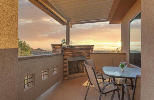 St. George House | Coral Springs A8 3 Bedrooms BBQ Grill, Cable TV, 2 Private Fireplaces, Soaker Bathtub Resort Pool