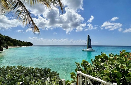 Prospect Apartment | Coralita No.2, Oceanfront Apartment Near Sandy Lane