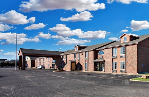 Newton Hotel | Coratel Inn & Suites By Jasper Newton - 2 Double Bed NS