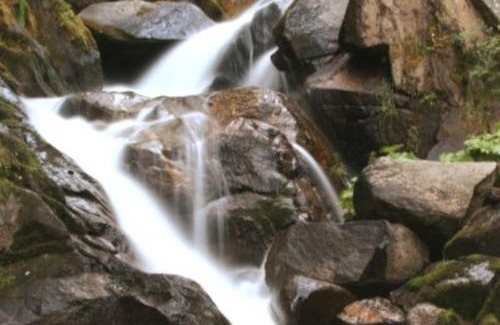Sugar Pine House | Corlieu Falls Cabin in Sugar Pine 8 miles from Yosemite with Gazebo, Hot tub a shack and Bar top