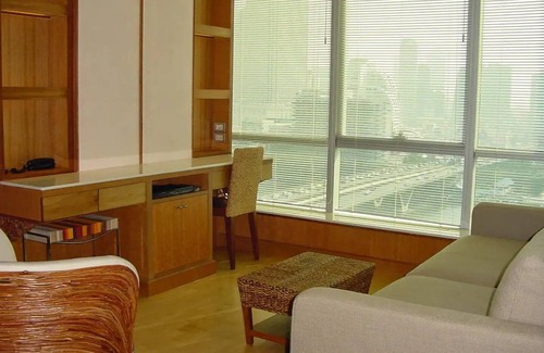 Khlong Ton Sai Apartment | Corner river view one bedroom apartment