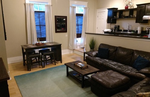 Metropolitan Condo | Cornerstone West: Cozy 2bdrm/1 bath Condo in the Starland Area of Savannah