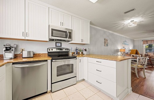 Ocean Sands Condo | Corolla Condo: 350 Ft to Beach, Community Pool Access at Indian Summer Condos