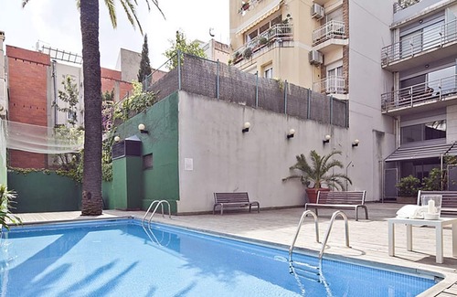 El Putget i Farro Apartment | Corporate Apartment in Barcelona with Terrace
